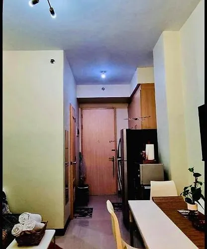 Field Smdc 1br W/ Netflix Manila