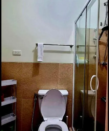 Field Smdc 1br W/ Netflix Apartment Manila